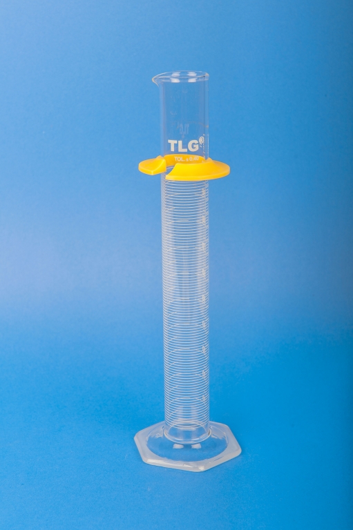 Cylinders, To Deliver (TD) Class A, White Scale, With Single Metric Graduations, Bumper, Capacity 25mL, Graduation Interval 2 to 25, Tolerance ±0.14, As Per USP Standards