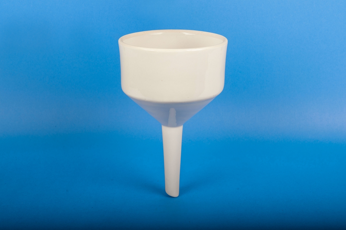 Buchner Funnel, Porcelain, Capacity 320mL, Plate dia. 100mm, Dia of Perforated Area 77mm, Fits of Paper Dia. 90mm