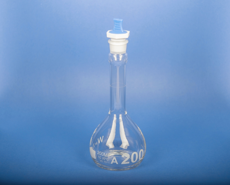 Serialized and Certified Volumetric Flask, Class A, Wide Mouth, With Polyethylene Stopper, As Per USP Standards
