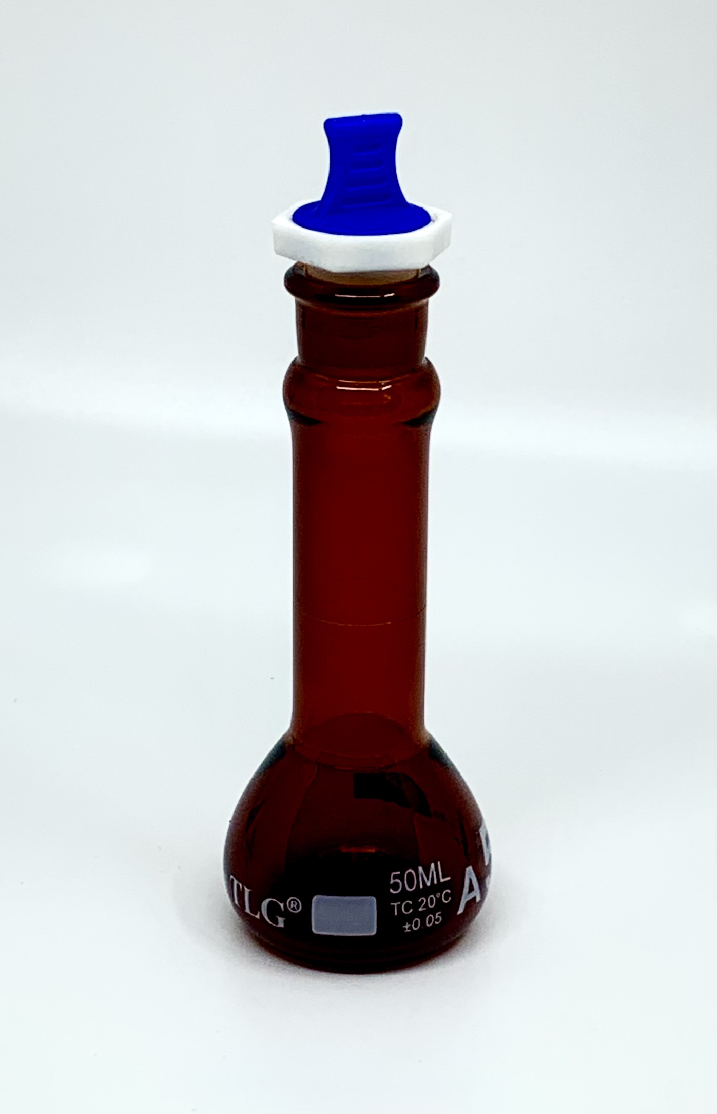 Serialized and Certified Volumetric Flask, Class A, Low Actinic Amber, Wide Mouth, With Polyethylene Stopper, As Per USP Standards