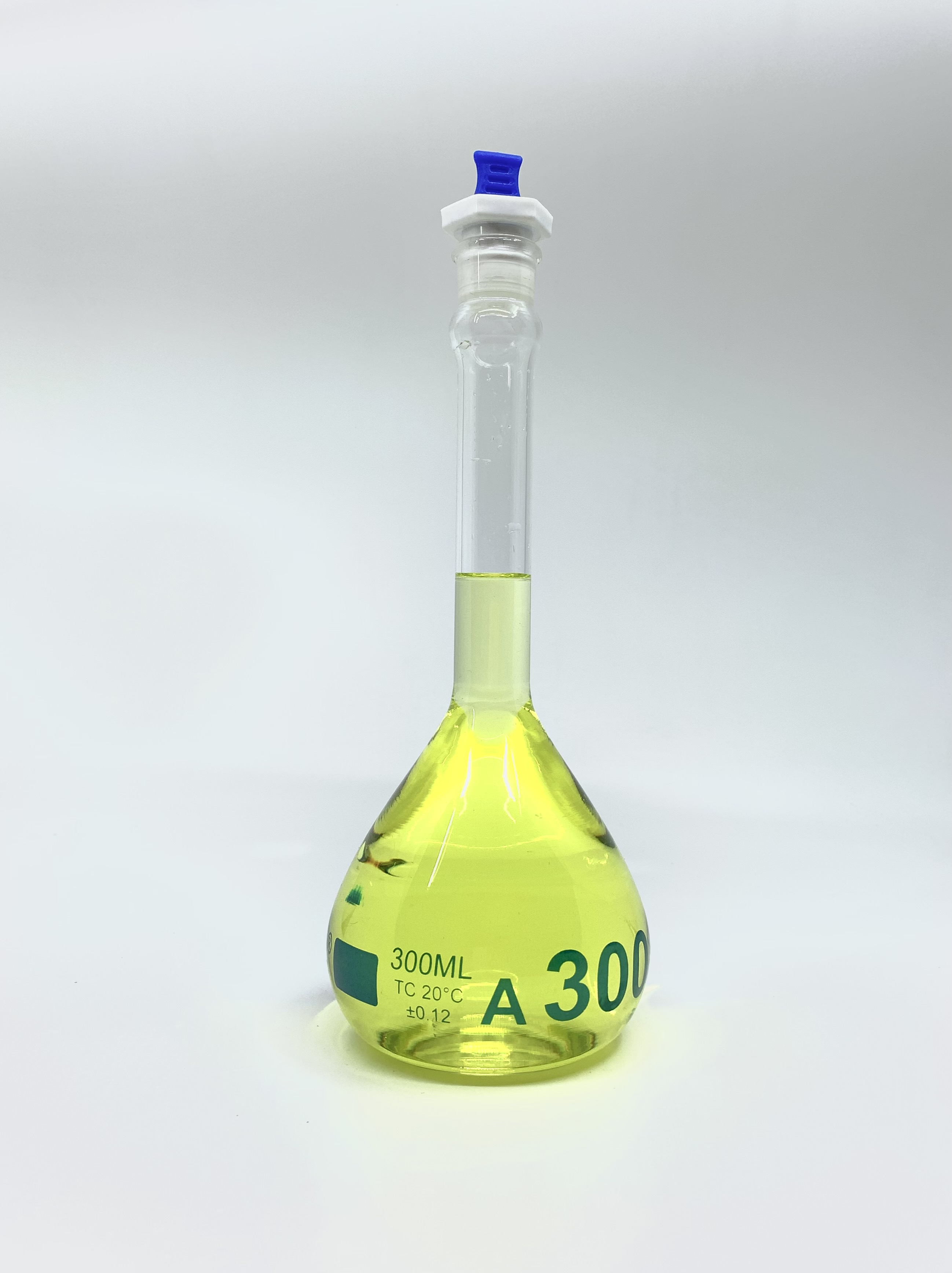 Volumetric Flask, 300mL, Heavy Duty, Clear, Wide Mouth, PE Stopper# 19, Class A, As Per USP Standards
