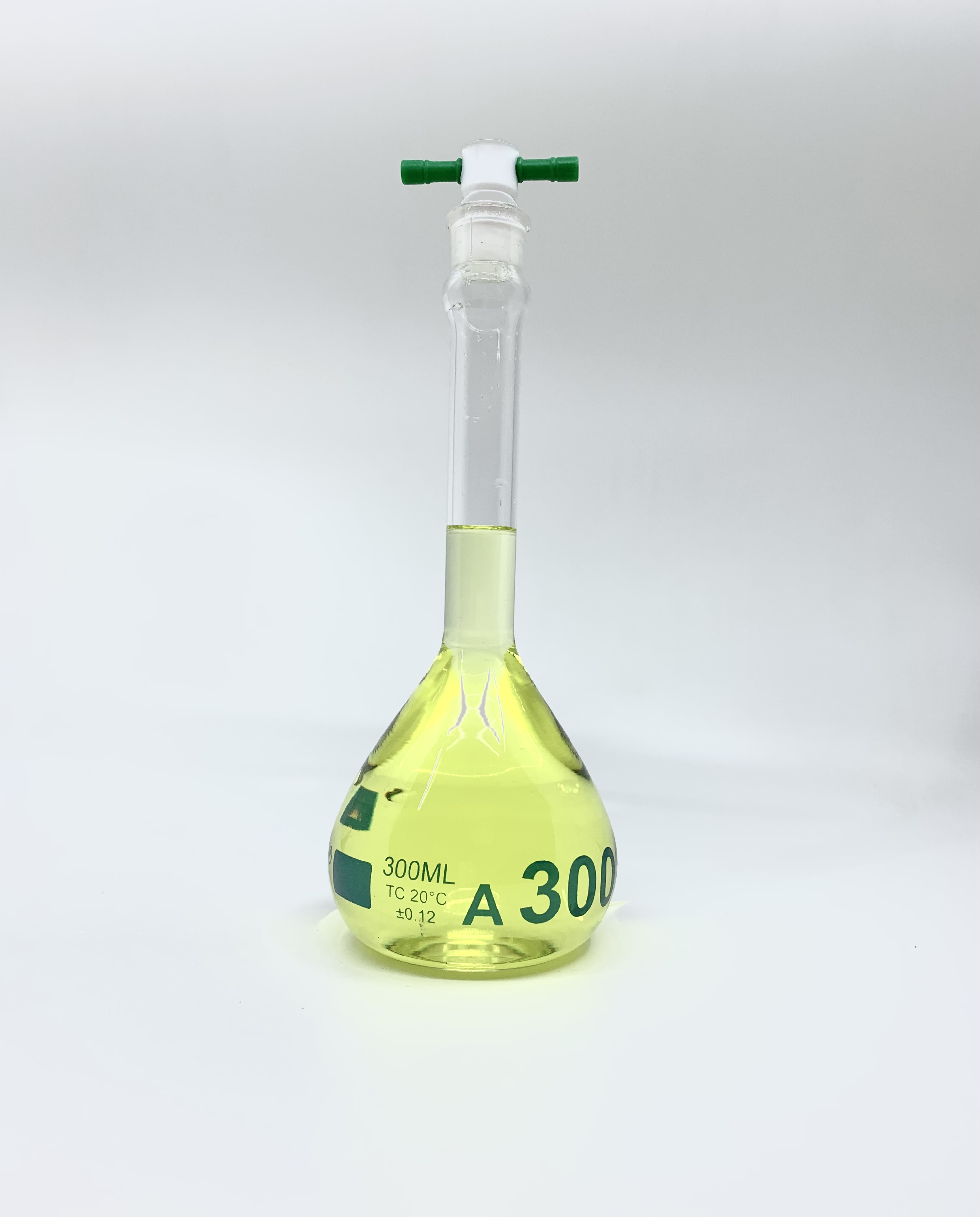 Fiole jaugée, 300 ml, sérialisée et certifiée, robuste, à large ouverture, transparente, bouchon en PTFE n° 19, classe A, selon les normes USP