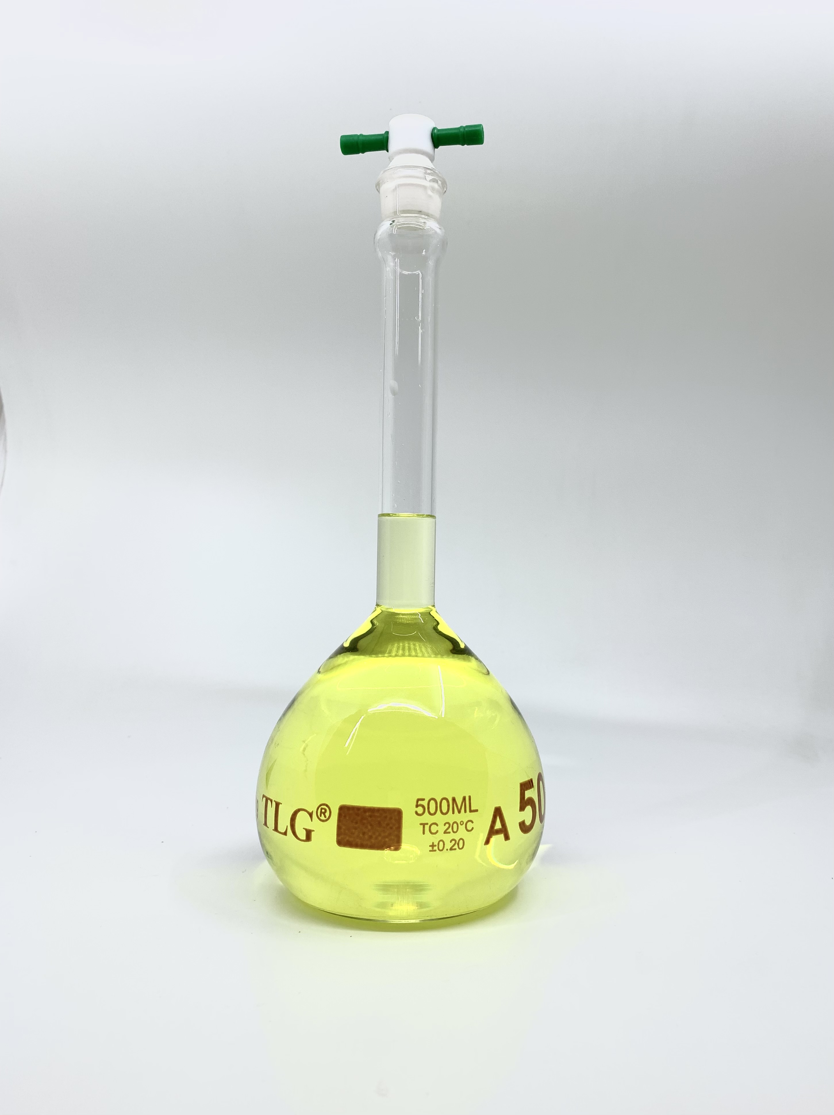 Volumetric Flask, 500mL, Serialized and Certified, Heavy Duty, Wide Mouth, Clear, PTFE Stopper# 19, Class A, As Per USP Standards
