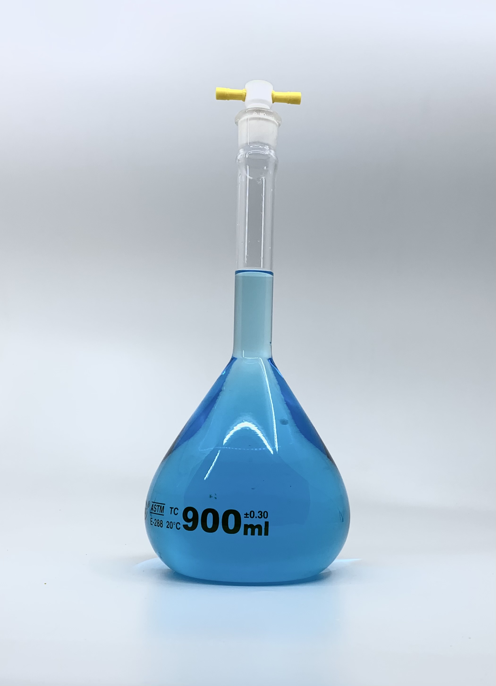 Volumetric Flask, 900mL, Serialized and Certified, Heavy Duty, Wide Mouth, Clear, PTFE Stopper# 22, Class A, As Per USP Standards