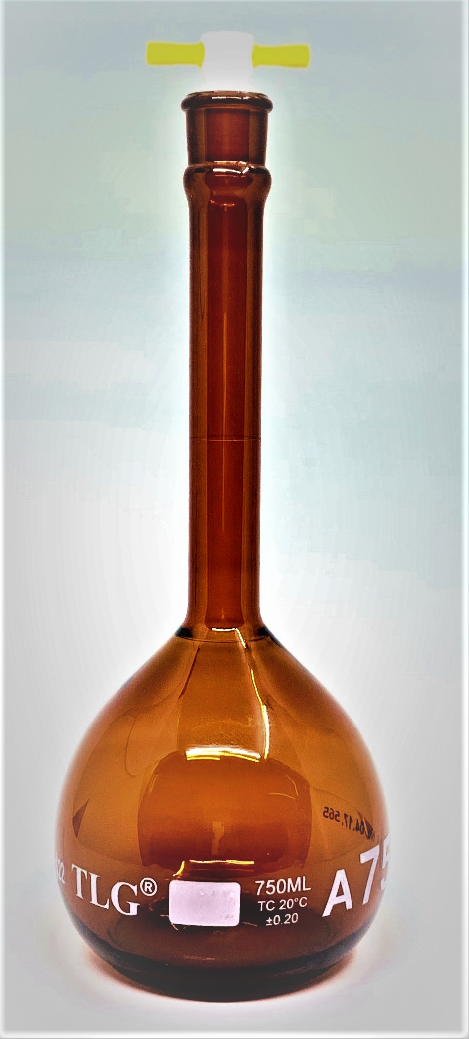 Buy Online Volumetric Flask, Low Actinic Amber, 750mL, Wide Mouth