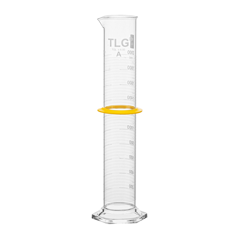 Cylinders, To Deliver (TD) Class A, White Scale, With Single Metric Graduations, Bumper, Capacity 2000mL, Graduation Interval 100 to 2000, Tolerance ±6.00, As Per USP Standards